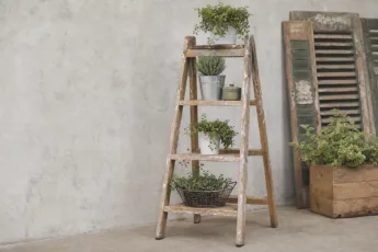 Trittleiter-Upcycling: kreativ & nachhaltig verwandeln